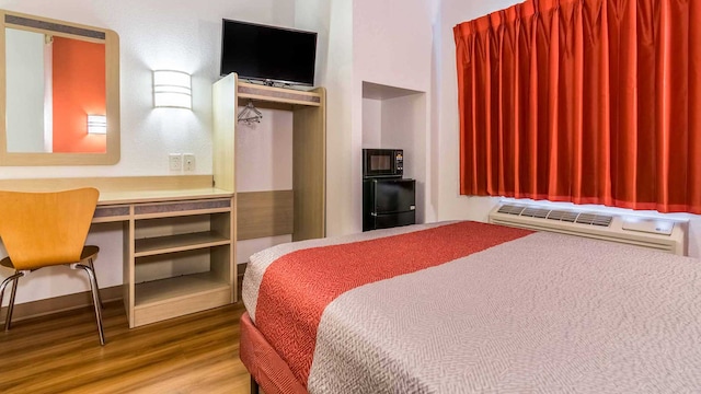 1 Full Bed | ADA/Tub/Micfridge, Smoking