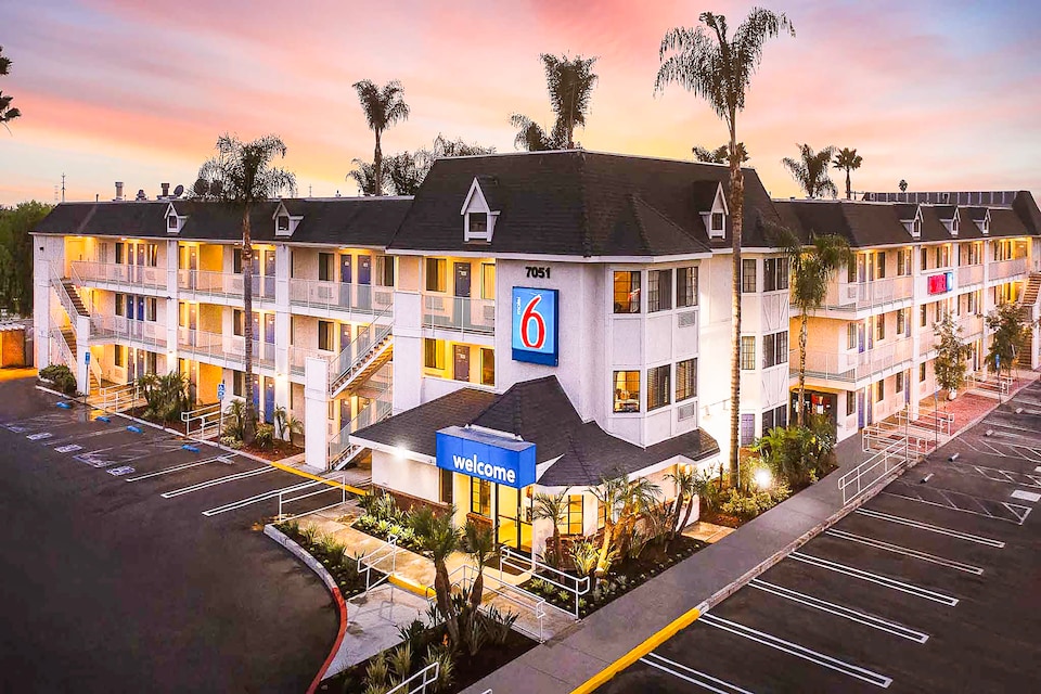 Motel 6 Buena Park, CA - Knotts Berry Farm - Disneyland, Buena Park, Buena Park