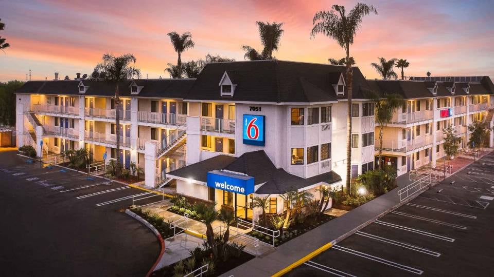 Motel 6 Buena Park, CA - Knotts Berry Farm - Disneyland, Buena Park, Buena Park