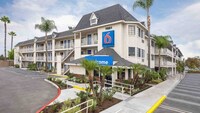 Motel 6 Buena Park, CA - Knotts Berry Farm - Disneyland