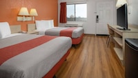 Motel 6 Buena Park, CA - Knotts Berry Farm - Disneyland
