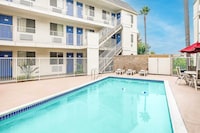 Motel 6 Buena Park, CA - Knotts Berry Farm - Disneyland