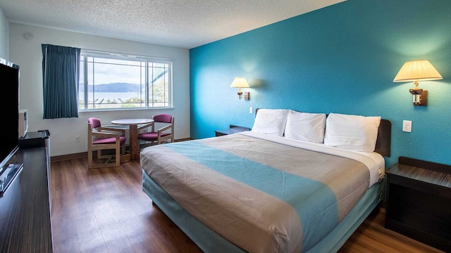 1 KING BED | NON-SMOKING, MICFRIDGE