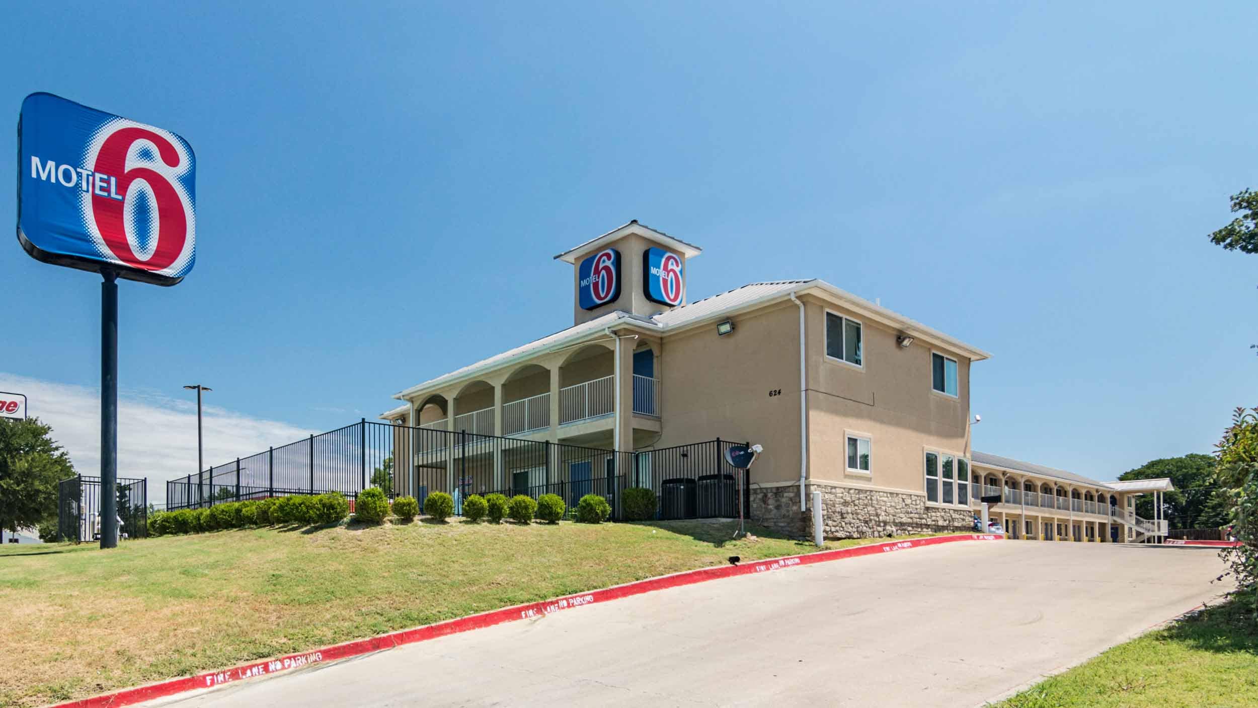 Motel 6 Azle, TX | Low Rate Motels & Best Price