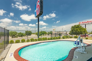 Motel 6 Azle, TX