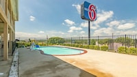 Motel 6 Azle, TX