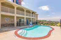 Motel 6 Azle, TX
