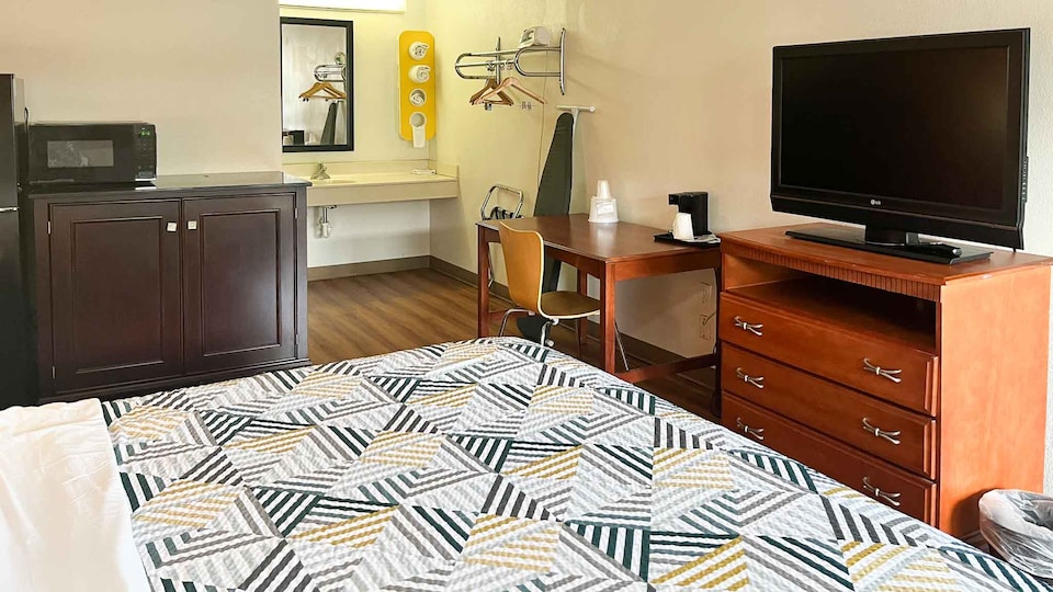 Studio 6 Suites Dayton, OH - Englewood, Dayton_g6, Dayton