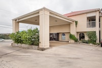 Motel 6 San Antonio, TX - Fiesta Trails