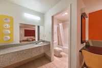 Motel 6 San Antonio, TX - Fiesta Trails