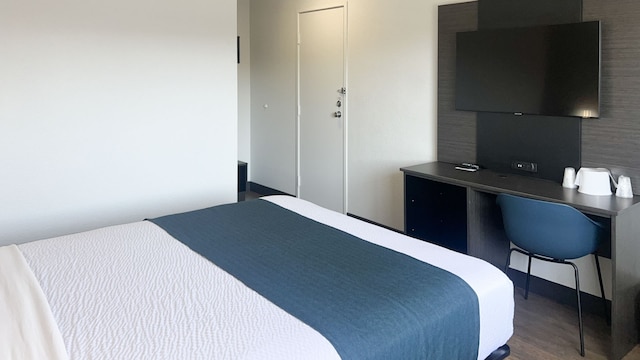 1 Queen Bed | Deluxe, Micfridge