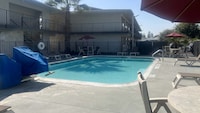 Motel 6 Tulare, CA