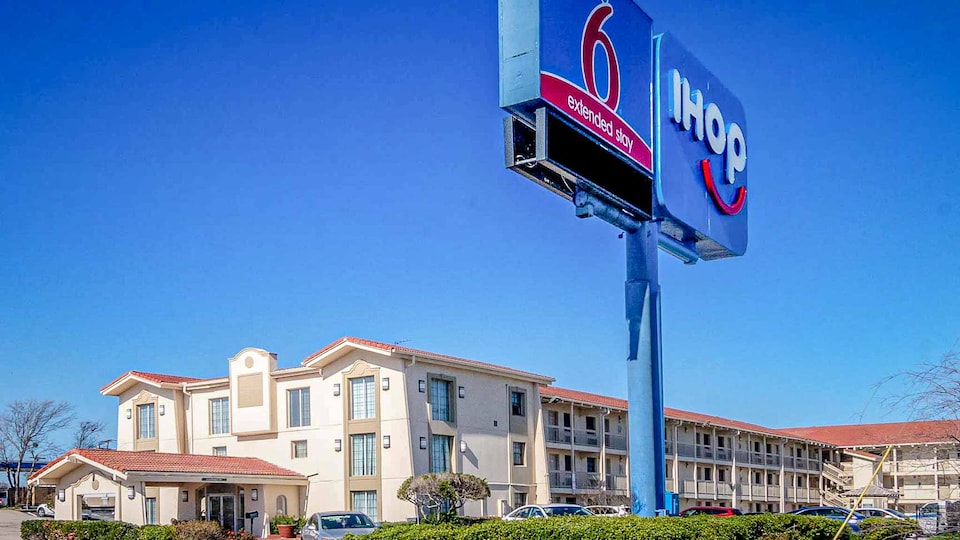 Studio 6 Fort Worth, TX - West Medical Center, WHITE SETTLEMENT, WHITE SETTLEMENT