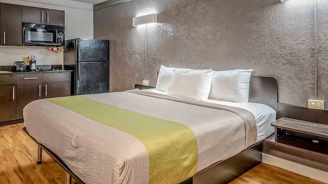 1 King Bed | Non-Smoking