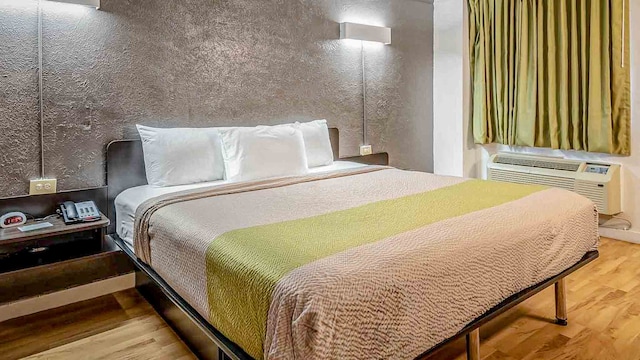 1 King Bed | Mobil Access Tub Nsmk Kitchen