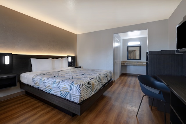 1 King Bed | Mobility Acc Tub Smk Micfridge