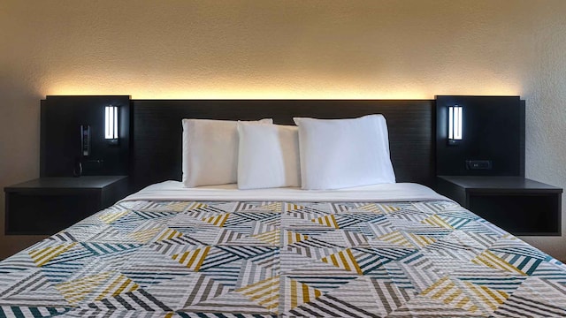 1 King Bed | Non-Smoking, Micfridge