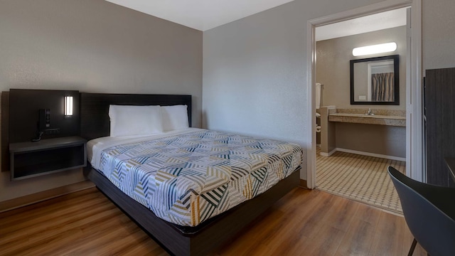 1 Queen Bed | ADA/RI Shower/Non-Smoking