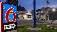 Motel 6 Buttonwillow, CA - Central