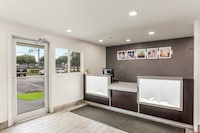 Studio 6 Extended Stay - Jacksonville, FL - South