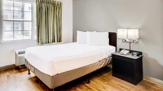 1 Queen Bed | ADA/RI Shower/Suite, Non-Smoking