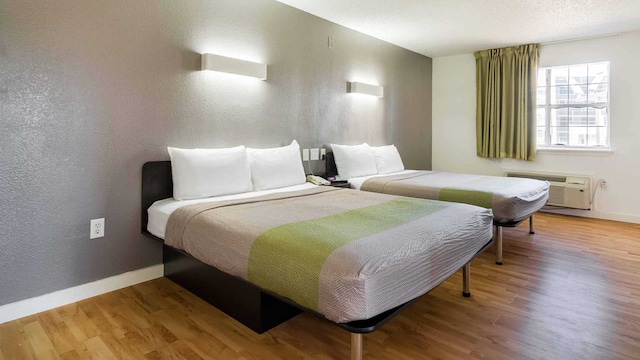 2 Queen Beds | Mobil Access Tub Nsmk Kitchen 