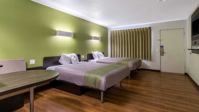 2 QUEEN BEDS | SMOKING