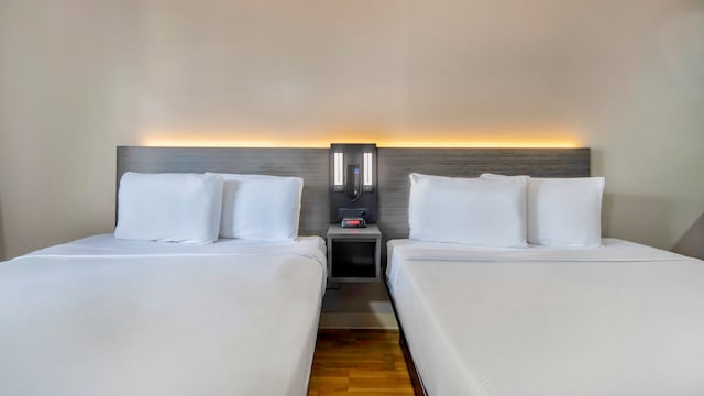 2 QUEEN BEDS | SMOKING