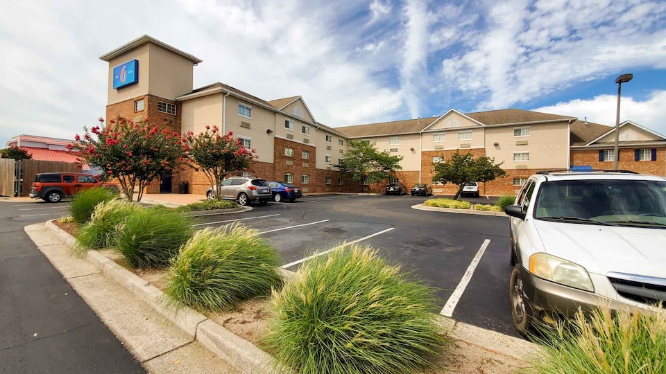 Motel 6 Richmond, VA - I-64 West, C23227, Richmond VA