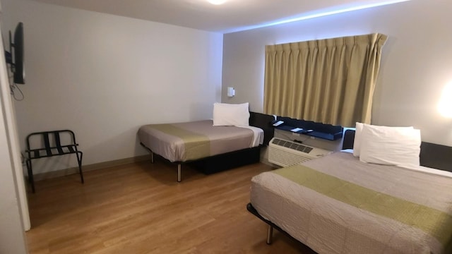 2 FULL BEDS | SMOKING