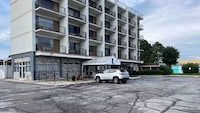 Motel 6 Norfolk, VA – East Little Creek
