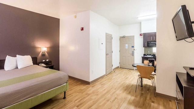 1 CAMA QUEEN | ACCESO MOVIL, BAÑERA, FUMADORES