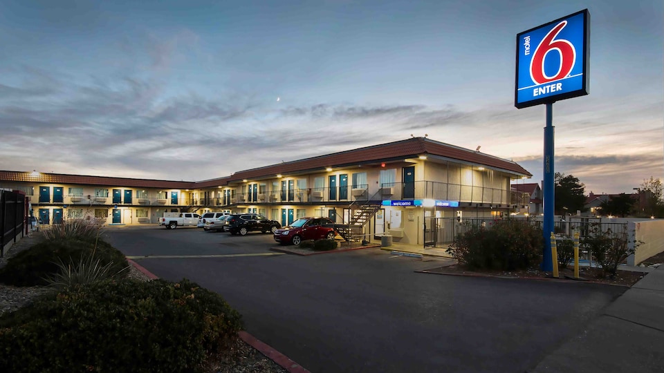 Motel 6 Albuquerque, NM - Carlisle, C87107, Albuquerque NM