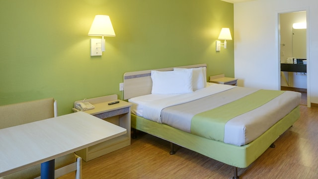 1 Full Bed | ADA/RI Shower