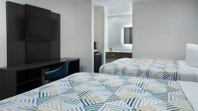 2 Queen Beds | Mobil Access Tub Nsmk Micfridg