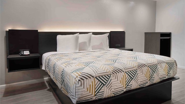 1 King Bed | Non-Smoking, Micfridge