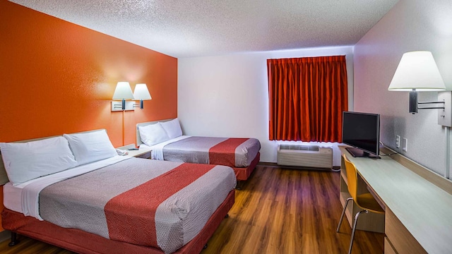 2 Full Beds | Micfridge