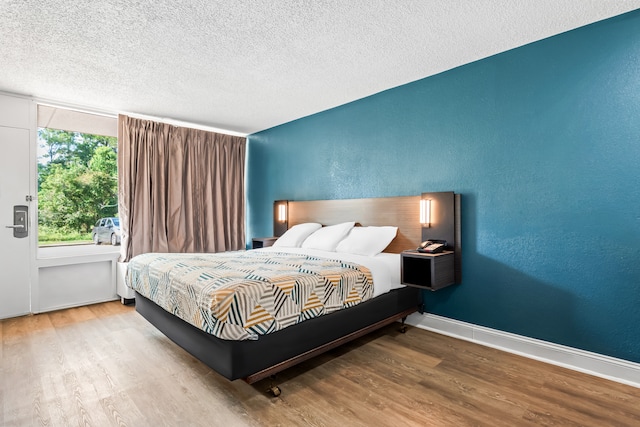 1 King Bed | Mobil Access Tub Nsmk Micfridg