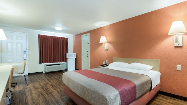 1 QUEEN BED | MICFRIDGE SMOKING