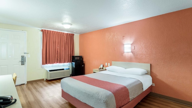 1 QUEEN BED | MICFRIDGE NON-SMOKING