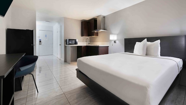 1 Queen Bed | ADA/RI Shower/Nsmk/Kitchen