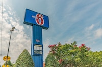 Motel 6 Charlotte, NC - University
