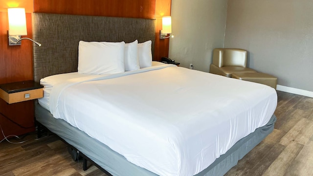 1 King Bed | Mobility Accessible RI Shower Nsmk