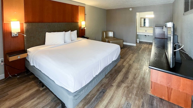 1 King Bed | Non-Smoking, Micfridge