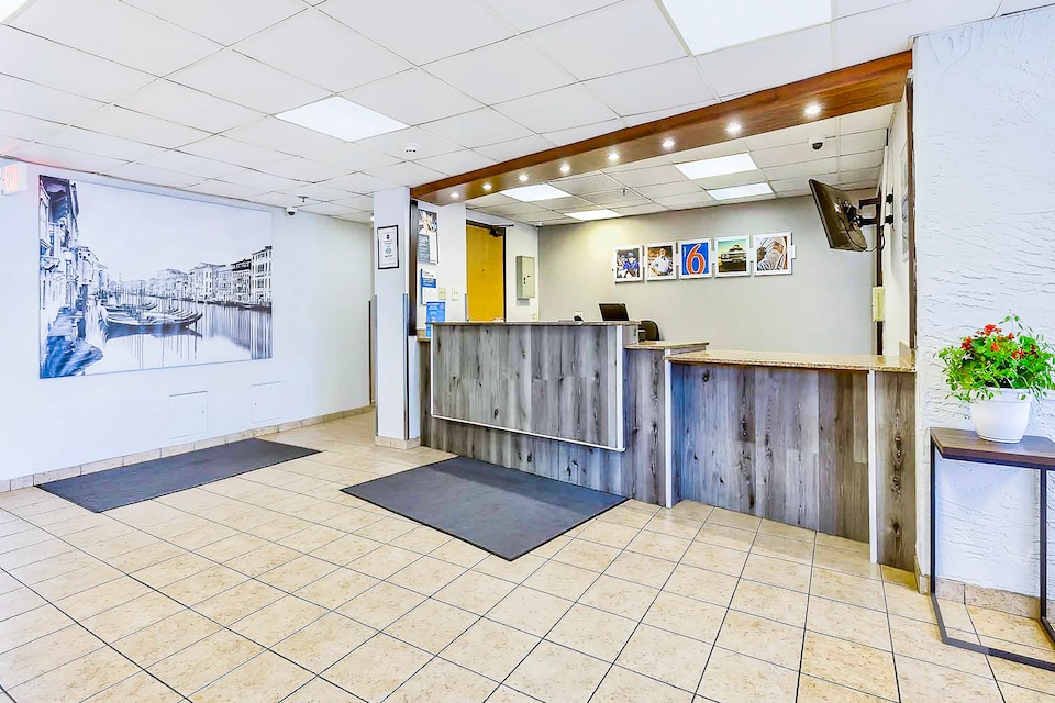 Motel 6 Milwaukee, WI - Glendale, Glendale_WI, Glendale