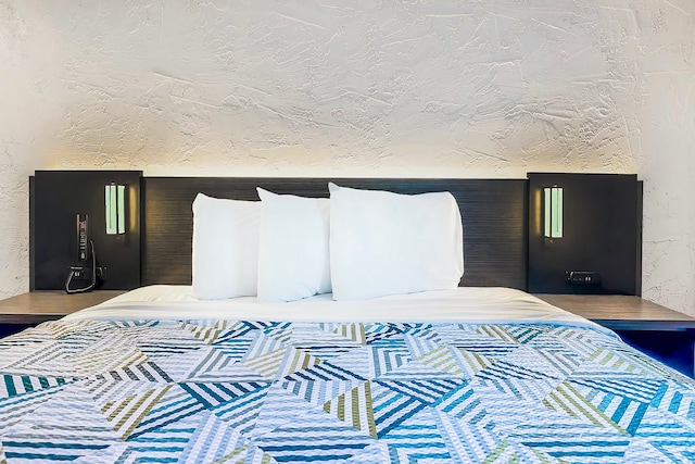 1 King Bed | Non-Smoking