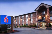 Motel 6 Milwaukee, WI - Glendale