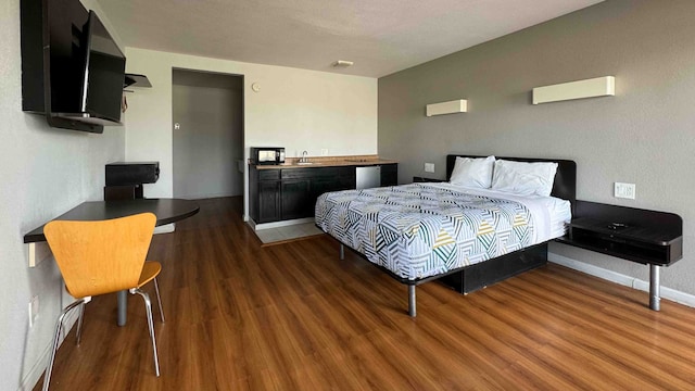 1 Queen Bed | Non-Smoking, Kitchen