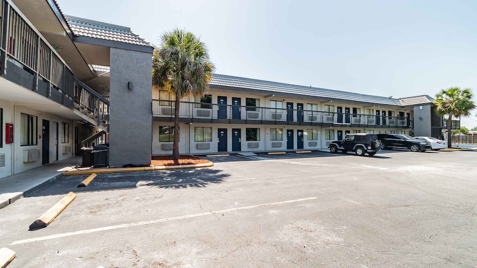 Motel 6 Tampa, FL, C33563, Tampa