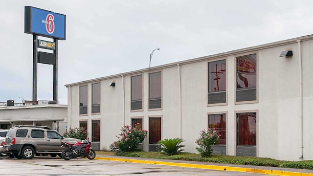 Motel 6 New Orleans, LA - Near Downtown